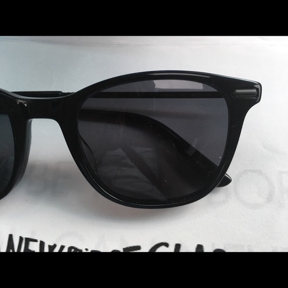 Bottega Veneta Sunglasses - Picture 2 of 7